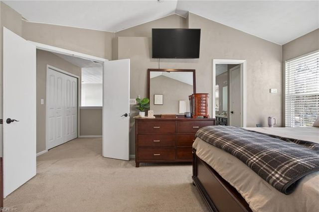 307 Peachwood CT, Suffolk, VA 23434