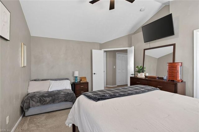 307 Peachwood CT, Suffolk, VA 23434