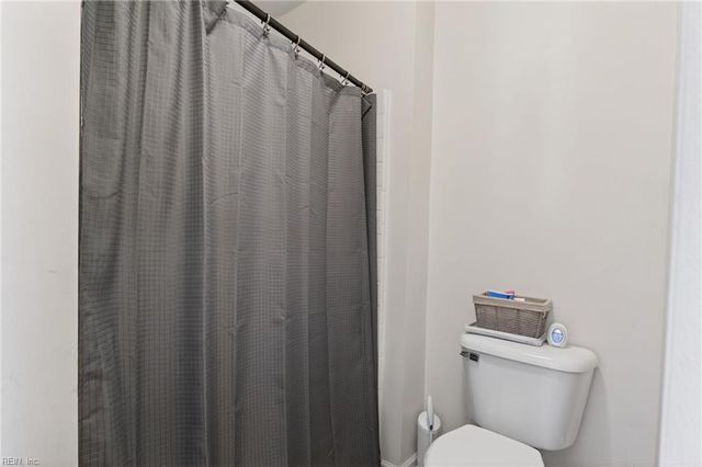 307 Peachwood CT, Suffolk, VA 23434