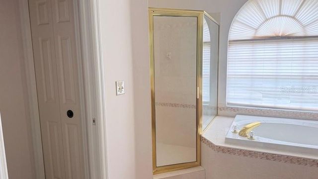 8708 MAPLE LAKE PLACE, Tampa, FL 33635