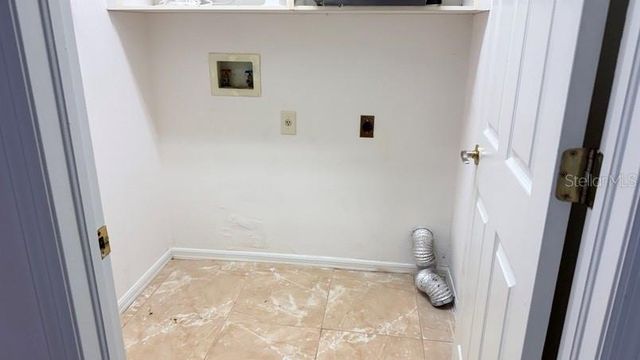 8708 MAPLE LAKE PLACE, Tampa, FL 33635