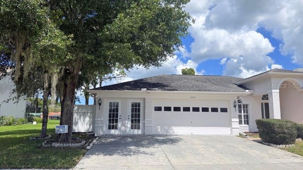 8708 MAPLE LAKE PLACE, Tampa, FL 33635