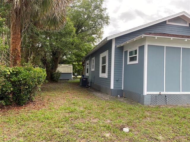 1037 S ADELLE AVENUE, Deland, FL 32720