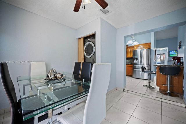 7581 W 29th Way, Hialeah, FL 33018