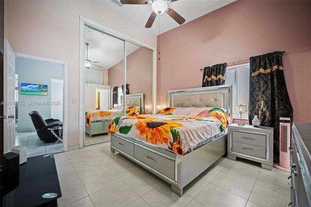 7581 W 29th Way, Hialeah, FL 33018
