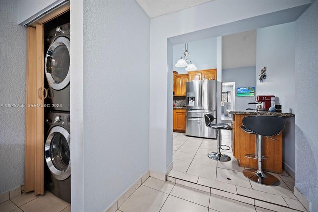 7581 W 29th Way, Hialeah, FL 33018