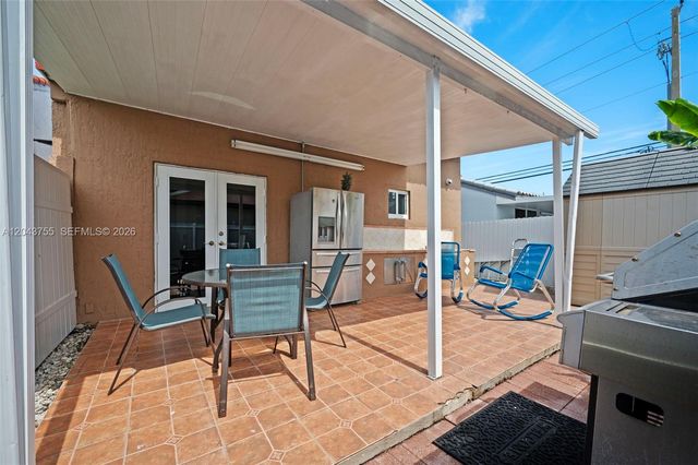 7581 W 29th Way, Hialeah, FL 33018