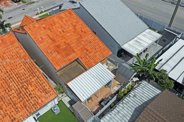7581 W 29th Way, Hialeah, FL 33018