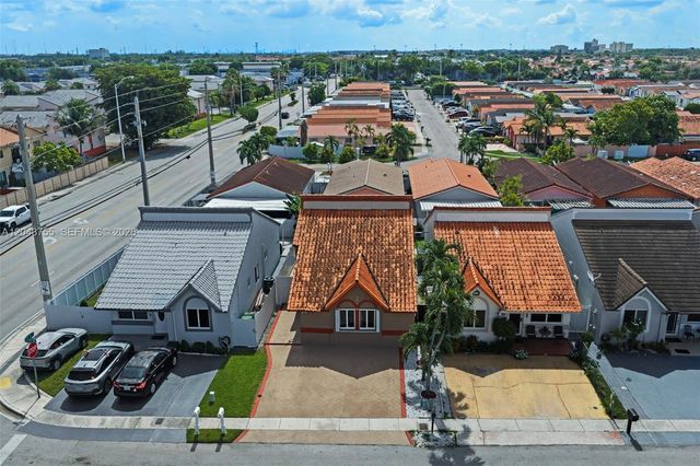7581 W 29th Way, Hialeah, FL 33018
