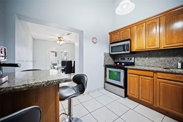7581 W 29th Way, Hialeah, FL 33018