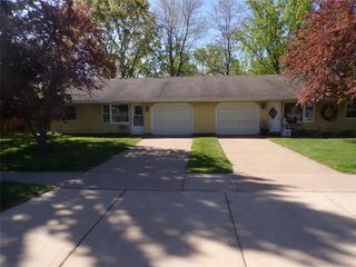 925-927 W Hamilton Avenue #925 & 927, Eau Claire, WI 54701