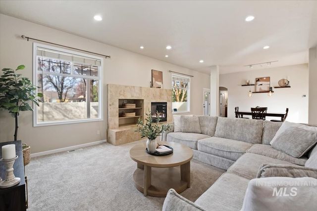 191 S Spring Lake Way, Star, ID 83669