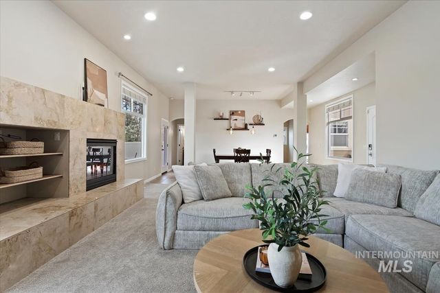 191 S Spring Lake Way, Star, ID 83669