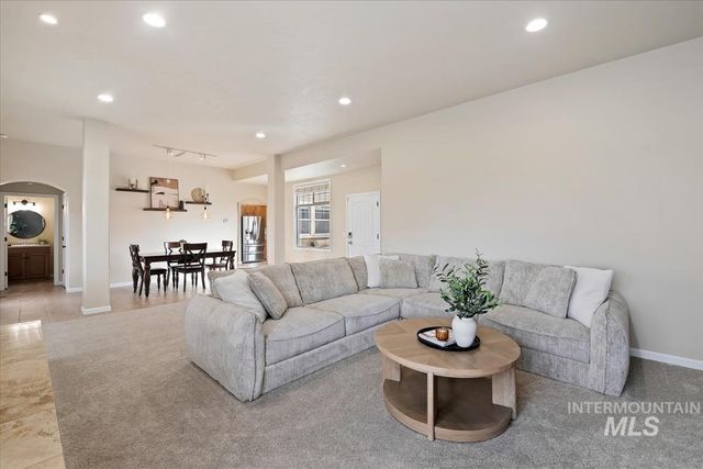 191 S Spring Lake Way, Star, ID 83669