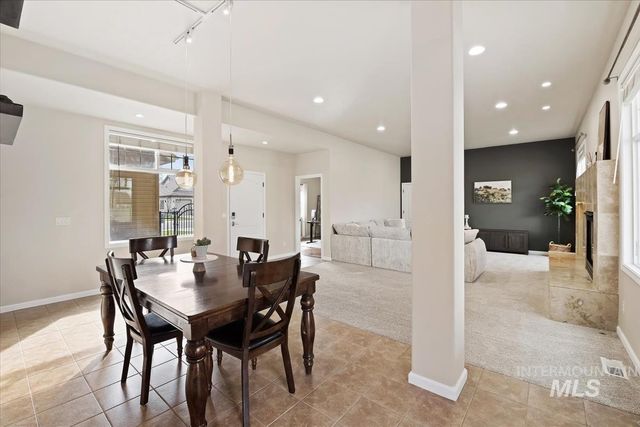 191 S Spring Lake Way, Star, ID 83669