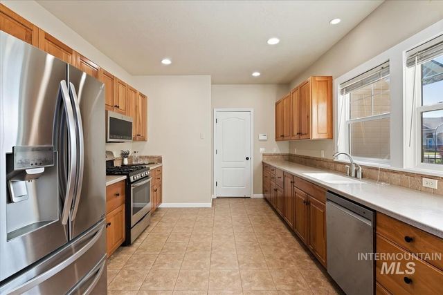 191 S Spring Lake Way, Star, ID 83669