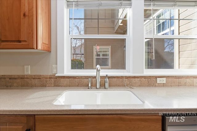 191 S Spring Lake Way, Star, ID 83669