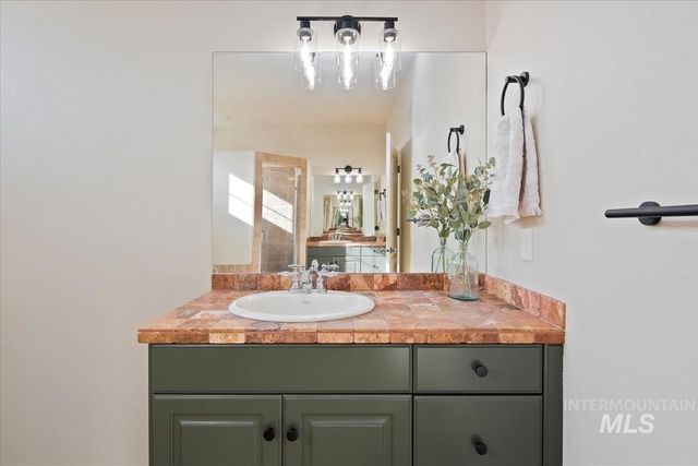 191 S Spring Lake Way, Star, ID 83669