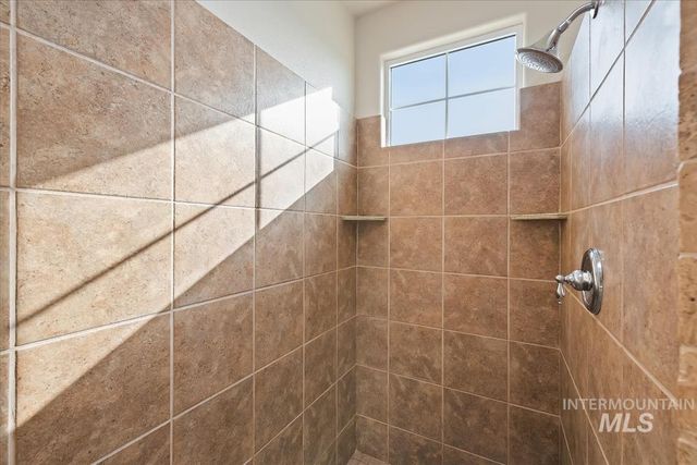 191 S Spring Lake Way, Star, ID 83669