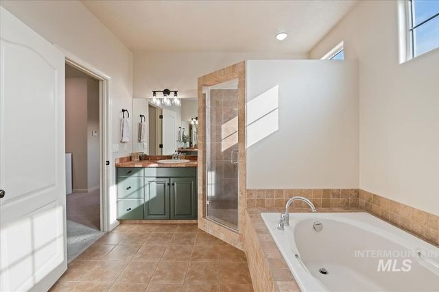 191 S Spring Lake Way, Star, ID 83669