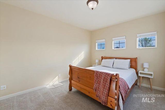 191 S Spring Lake Way, Star, ID 83669