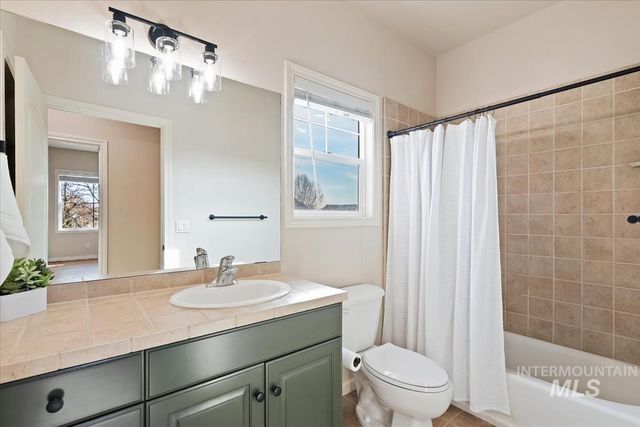 191 S Spring Lake Way, Star, ID 83669