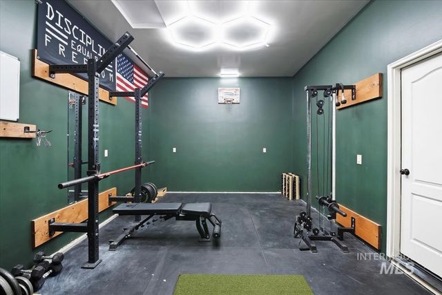 191 S Spring Lake Way, Star, ID 83669