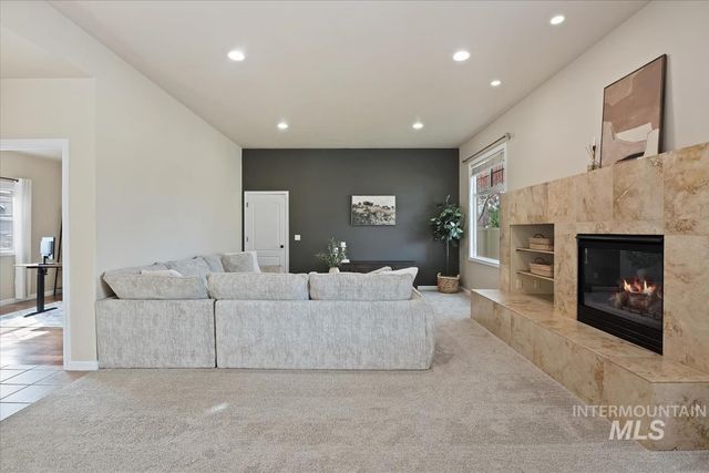 191 S Spring Lake Way, Star, ID 83669