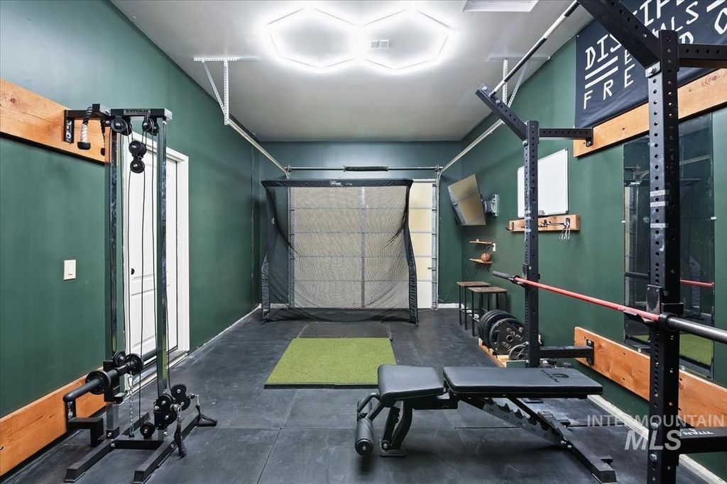 191 S Spring Lake Way, Star, ID 83669