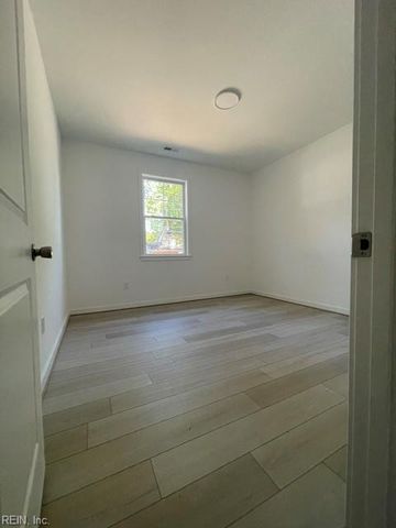 884 Cascade DR, Newport News, VA 23608