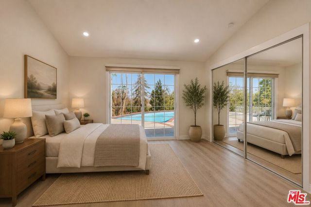20859 Exhibit Place, Woodland Hills (los Angeles), CA 91367