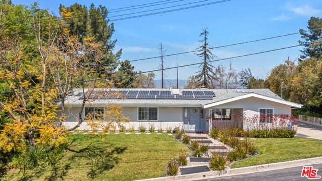20859 Exhibit Place, Woodland Hills (los Angeles), CA 91367