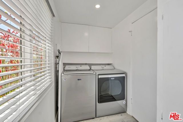 20859 Exhibit Place, Woodland Hills (los Angeles), CA 91367