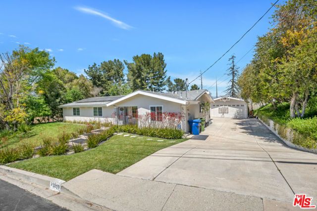 20859 Exhibit Place, Woodland Hills (los Angeles), CA 91367