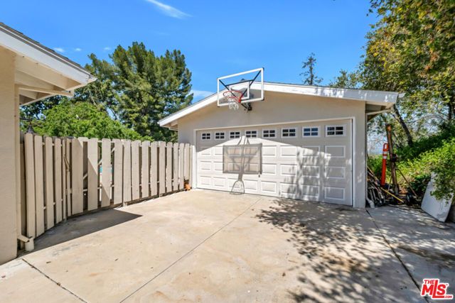 20859 Exhibit Place, Woodland Hills (los Angeles), CA 91367
