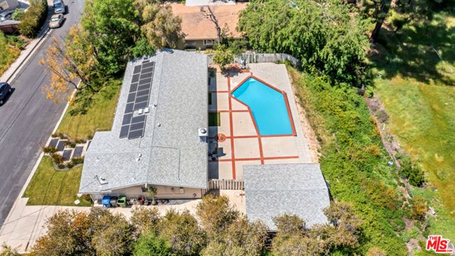 20859 Exhibit Place, Woodland Hills (los Angeles), CA 91367