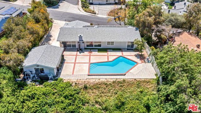 20859 Exhibit Place, Woodland Hills (los Angeles), CA 91367