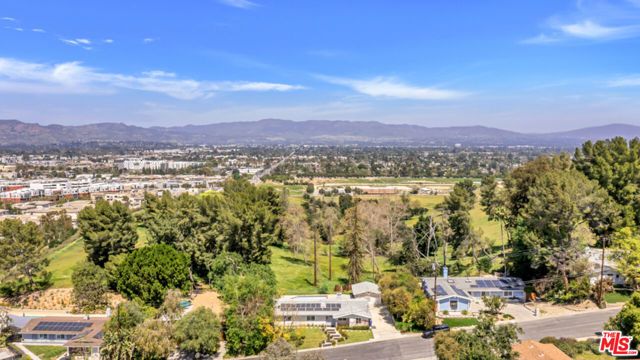 20859 Exhibit Place, Woodland Hills (los Angeles), CA 91367