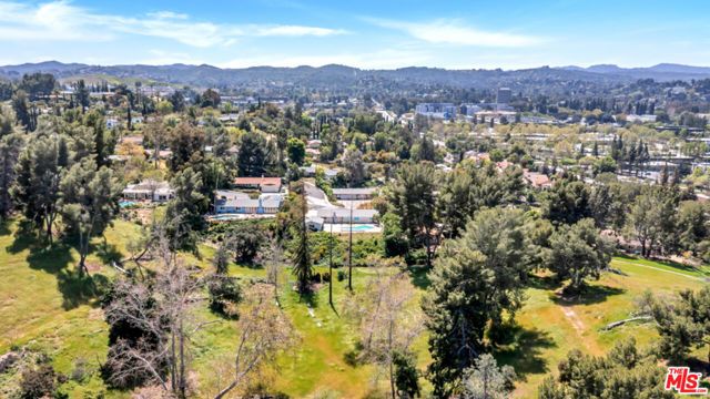 20859 Exhibit Place, Woodland Hills (los Angeles), CA 91367