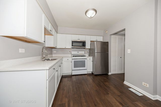 10 TOWER Court 10, Downers Grove, IL 60516