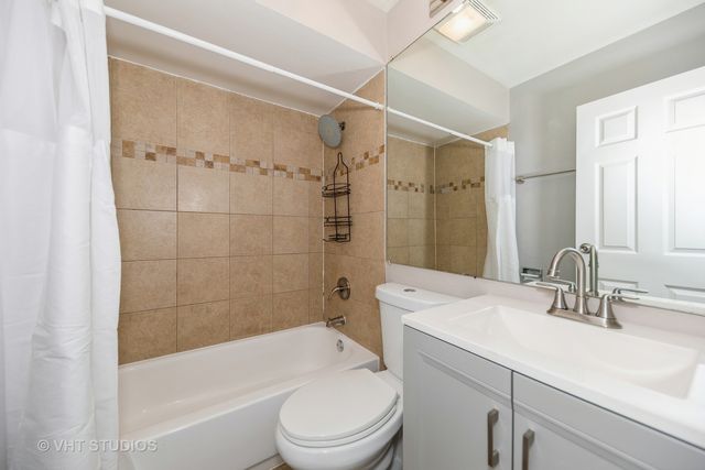 10 TOWER Court 10, Downers Grove, IL 60516