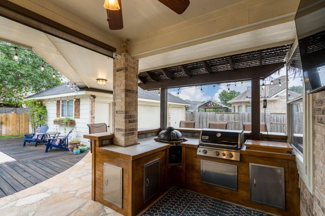 10411 Harnwell Crossing Drive, Spring, TX 77379