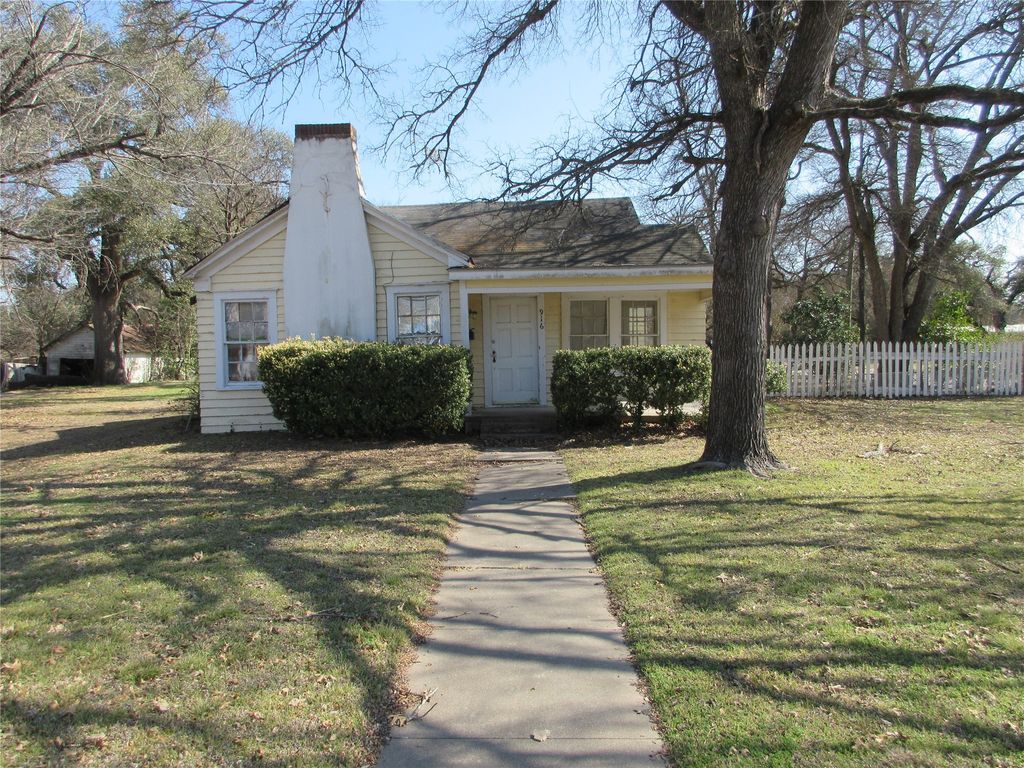 916 Ward, Marlin, TX 76661