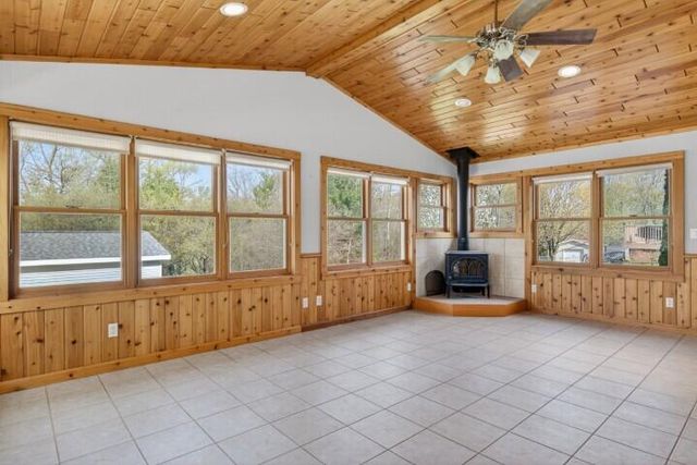 914 Hawthorne DRIVE, Howards Grove, WI 53083
