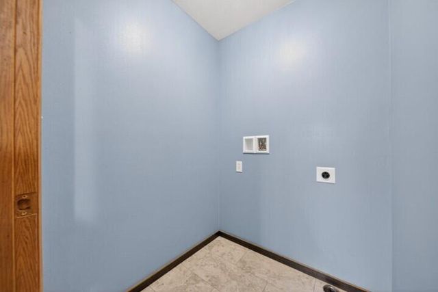 914 Hawthorne DRIVE, Howards Grove, WI 53083