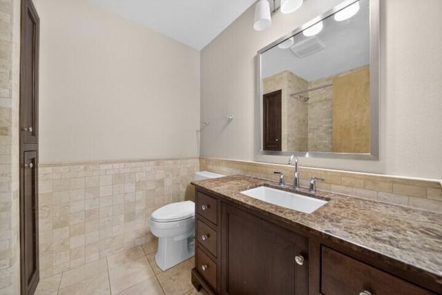 914 Hawthorne DRIVE, Howards Grove, WI 53083