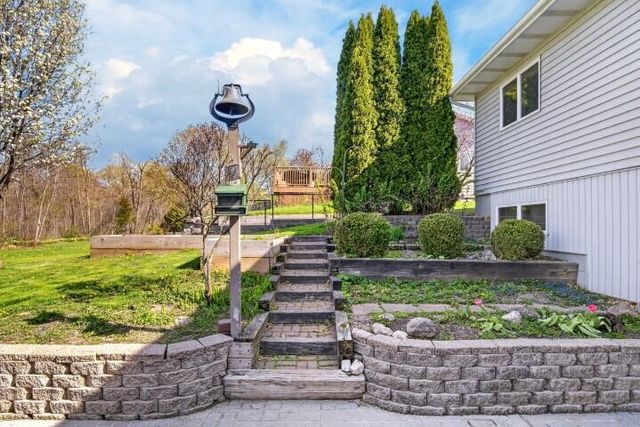 914 Hawthorne DRIVE, Howards Grove, WI 53083