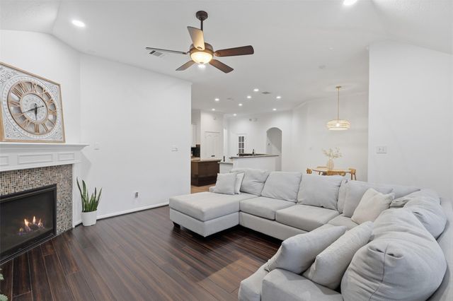 3203 Cactus Heights Lane, Pearland, TX 77581