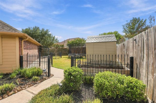 3203 Cactus Heights Lane, Pearland, TX 77581