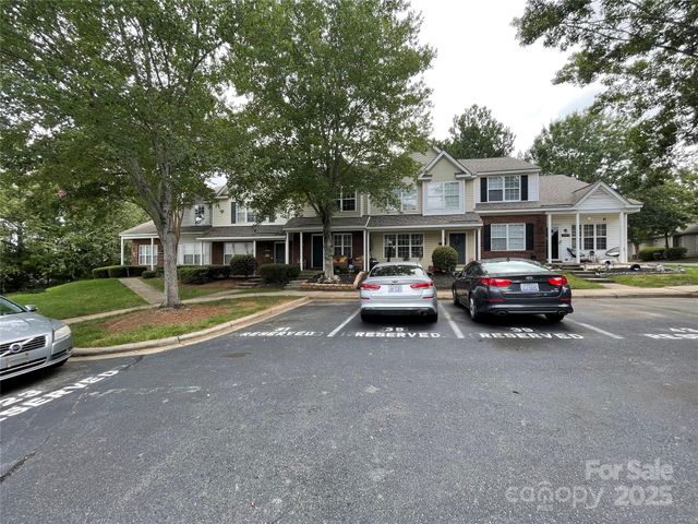 3135 Falling Rock Court, Charlotte, NC 28213